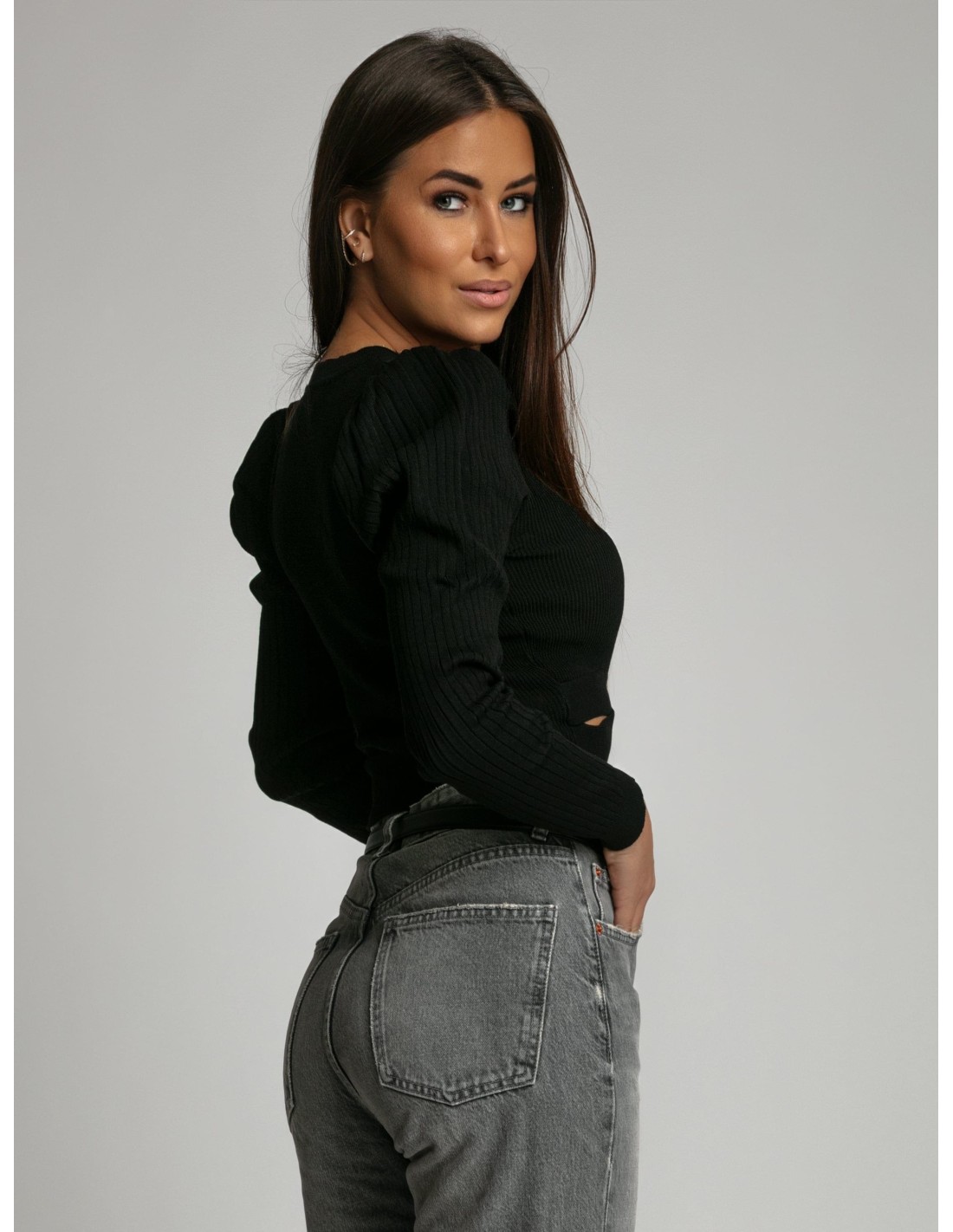 Bluza scurta cu maneci umflate, neagra 02667 - Magazin online - Boutique